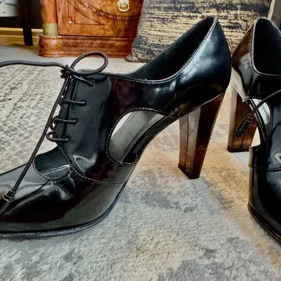 Stuart Weitzman Black Patent Leather T Strap Oxford Wood Heels - Picture 6 of 14